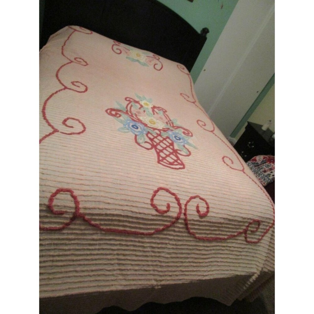 Vintage Chenille Bedspread Flower Basket Full / Queen Size 94" x 108" Bedspread